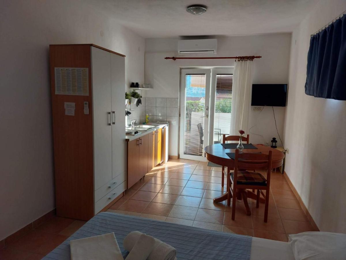 Apartments Burcul Pag Pag Town Exterior foto
